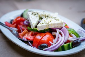 Salatost er ikke merkevarebeskyttet. Fetaost er merkevarebeskyttet. Osteproduksjon er ikke et bestkyttet håndtverk.