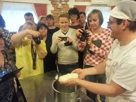 Ystekurs i Russland. Ysteseminar, kurs i hvordan lage ost. Studietur